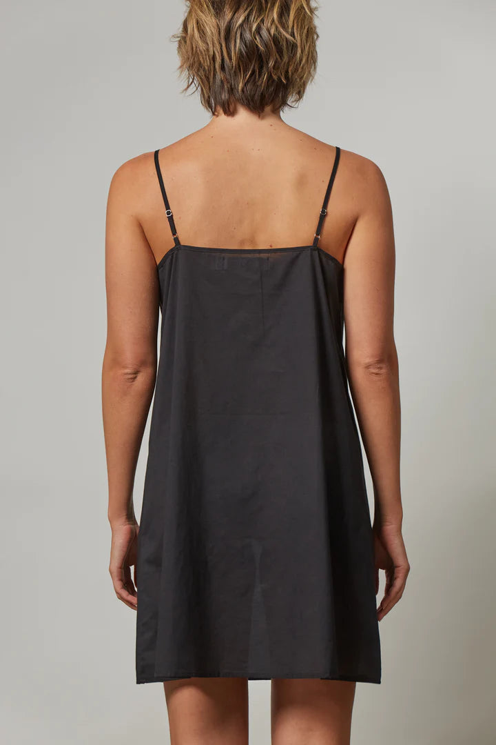 BASIC - Slip | Black