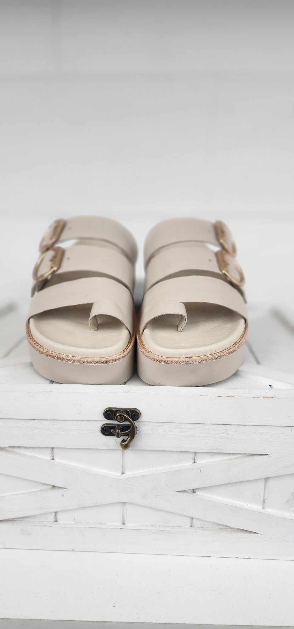 TOP END SHOES| Gasmine Sandal - Almond