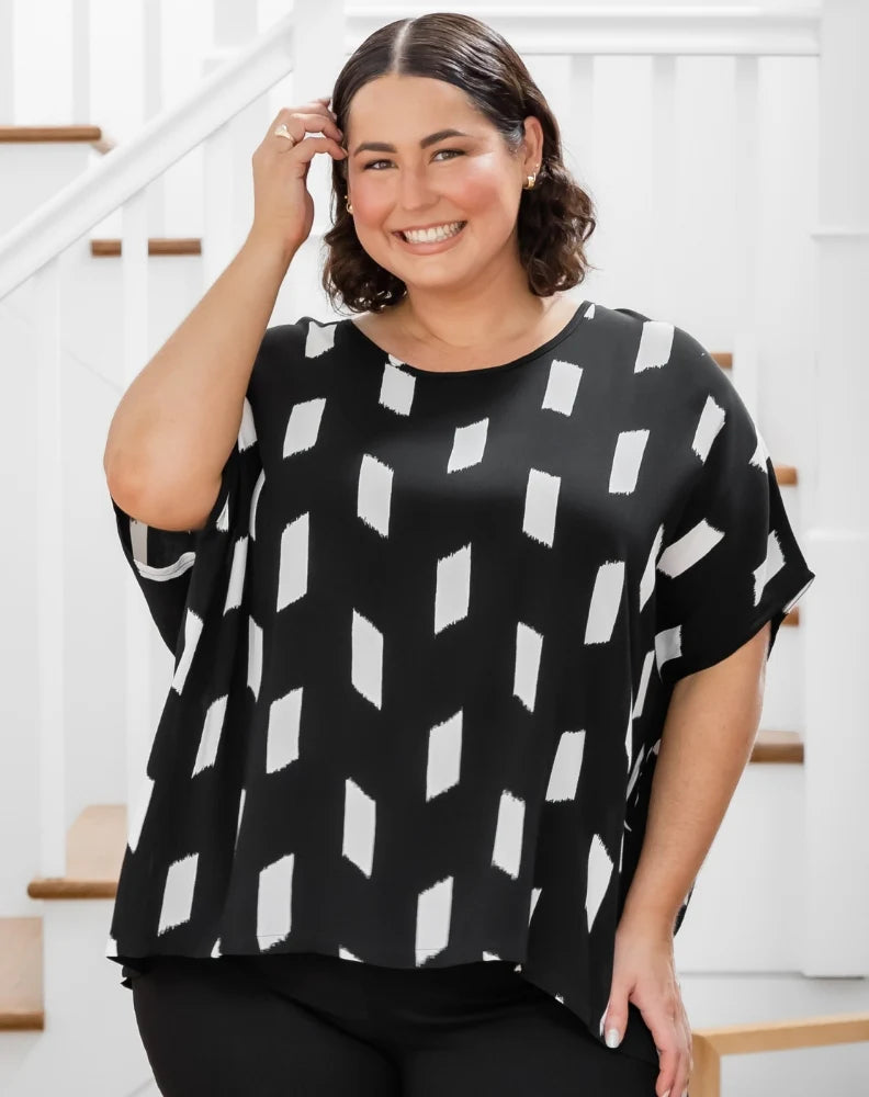 Bee Maddison | Kitty Top - Black/White