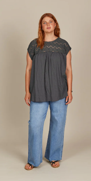 Isle of Mine | Fleur Relaxed Top - Graphite