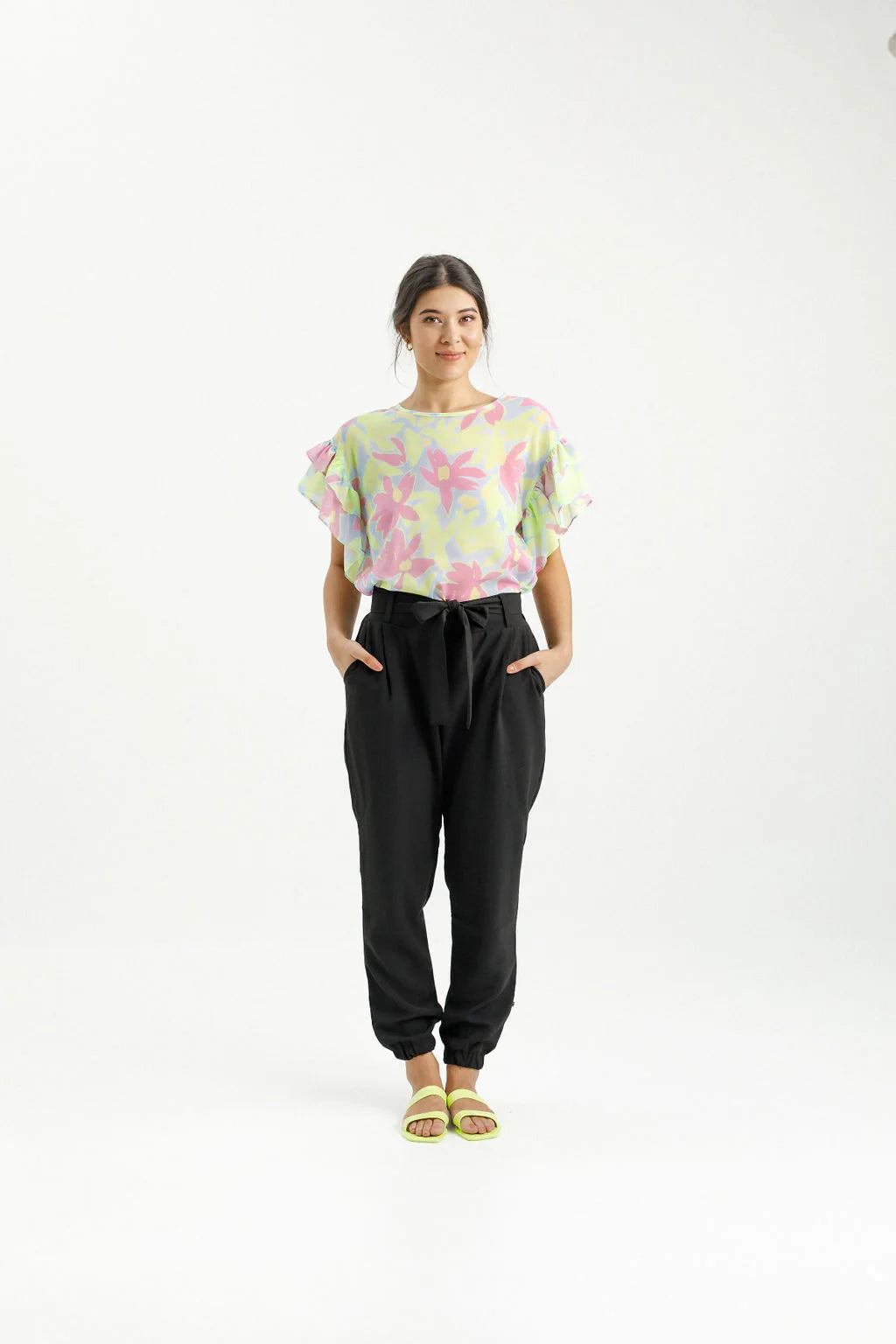 Homelee | Evelyn Blouse - Lime Daisies